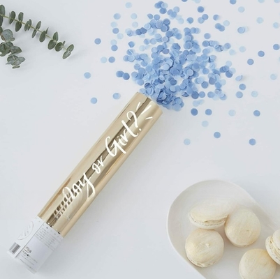 Des confettis de mariage biodégradables avec effet de fumée de couleur de canon
