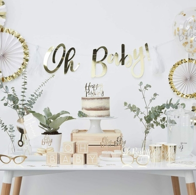 Des confettis de mariage biodégradables avec effet de fumée de couleur de canon