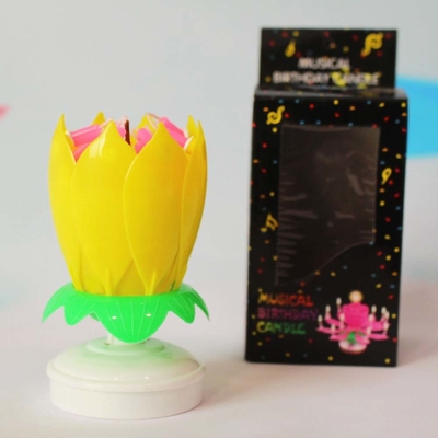 Des feux d'artifice en forme de fleurs multicolores Bougies de gâteau d'anniversaire en rotation Bougie de gâteau d'anniversaire musicale