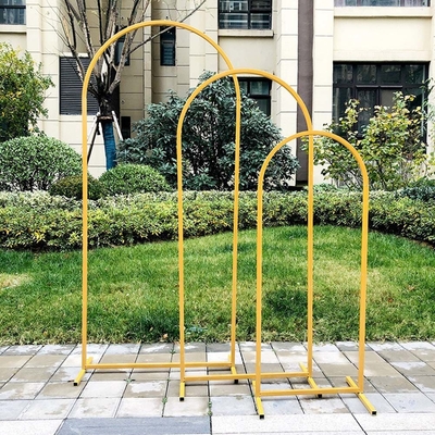 Des fleurs d'arche blanche personnalisées pour les mariages Décoration d'hôtel Des fleurs de porte, désherbage d'entrée Décoration de rangée de fleurs